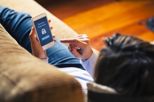 Consumer Control of Cards Via Mobile Phones Delivers Blow to Hackers